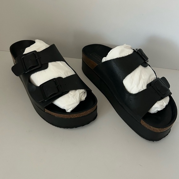 Topshop Shoes - TOPSHOP Black Leather Fang Double Buckle Flatform Slip On Sandals Size 41